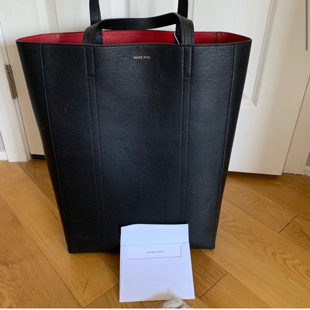 Anine Bing Berlin Tote (popular with celebs)